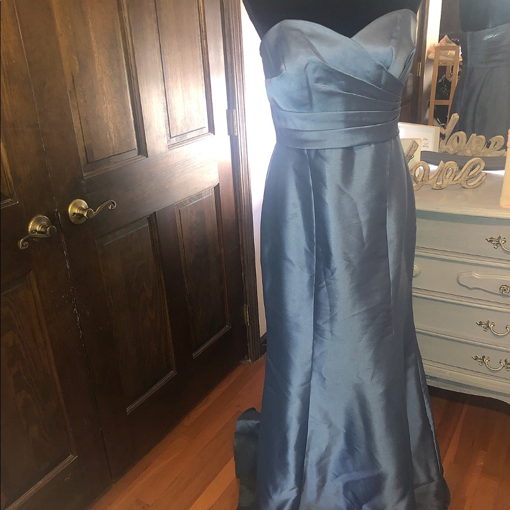 👗David’s Bridal Mikado Strapless Long Bridesmaid